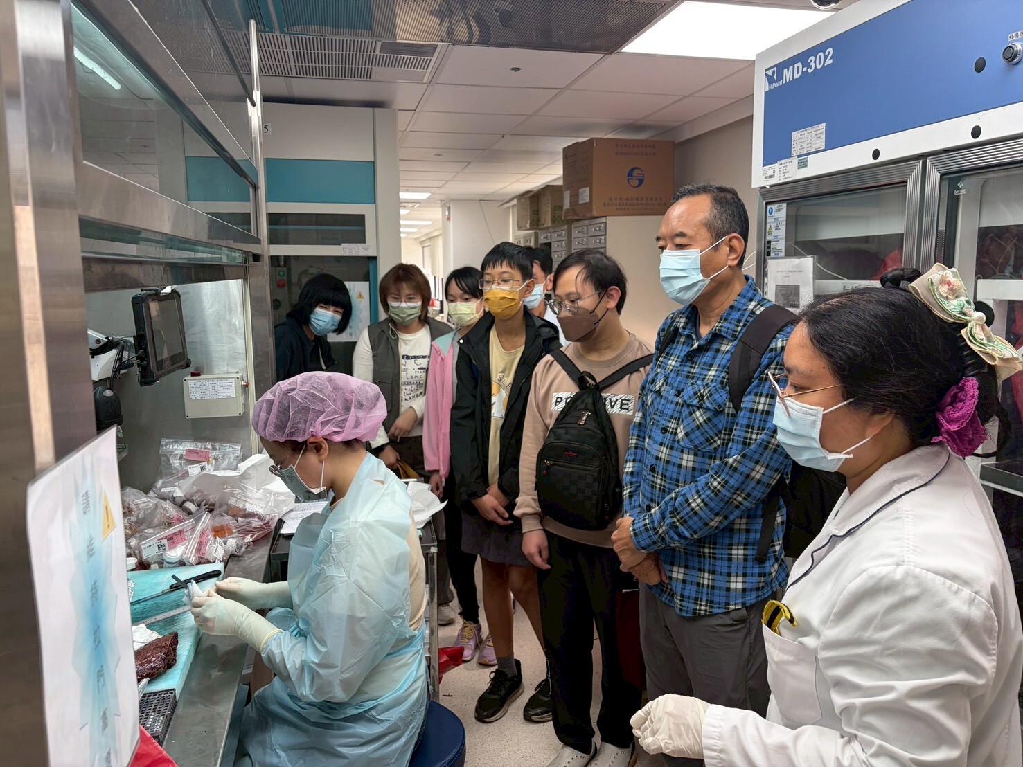 115.1.26115「未來醫學探險家」親子冬令營-探索醫檢職場秘境